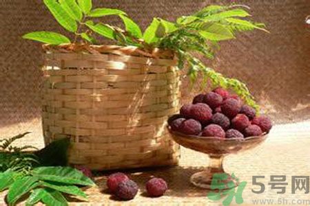 楊梅紅色好還是黑色好？楊梅顏色越深越好嗎？