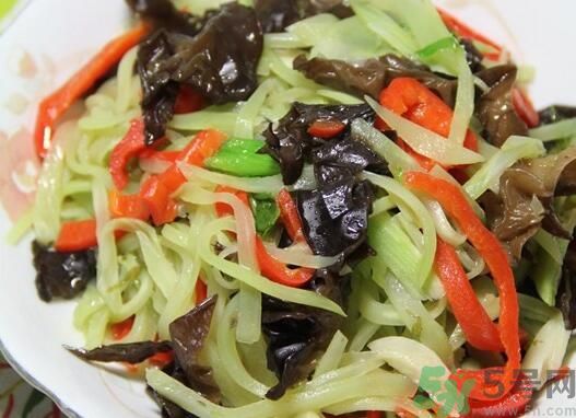 筍子可以和木耳一起炒嗎？筍子能和木耳一起吃嗎？