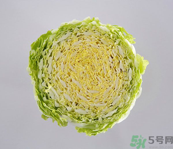 包菜外面爛了還能吃嗎？包菜里面有花可以吃嗎？