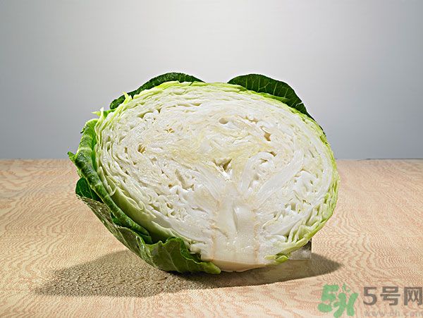 包菜外面爛了還能吃嗎？包菜里面有花可以吃嗎？