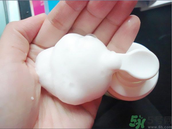 優(yōu)美成分零負擔(dān)氨基酸潔面慕斯怎么樣？優(yōu)美成分零負擔(dān)氨基酸潔面慕斯好用嗎？