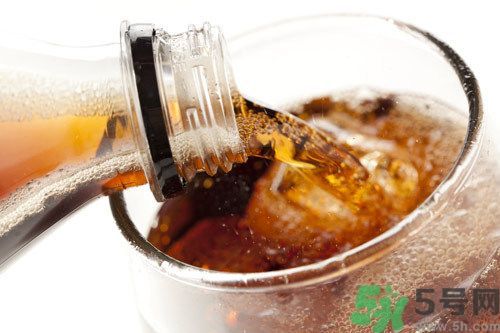 可樂沒氣了還能喝嗎？可樂沒氣了可以喝嗎？