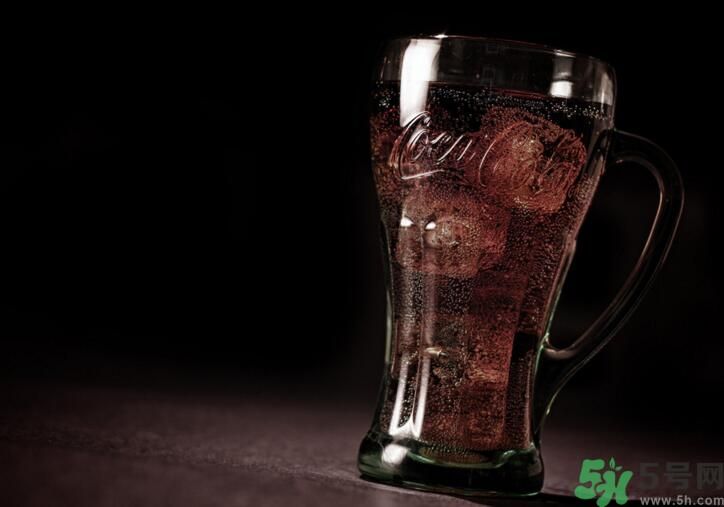 可樂沒氣了還能喝嗎？可樂沒氣了可以喝嗎？