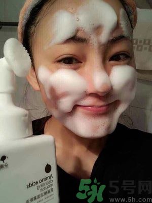 優(yōu)美成分零負擔清透水感凝霜適合什么年齡？優(yōu)美成分零負擔清透水感凝霜怎么樣？