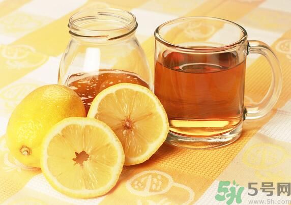 喝酒臉發(fā)白的人酒量好嗎？喝酒臉發(fā)白好不好？