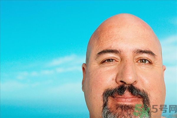 蹺二郎腿臉會變大嗎？蹺二郎腿會讓臉變大嗎？