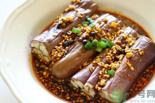 茄子皮有什么功效？茄子皮的功效是什么？