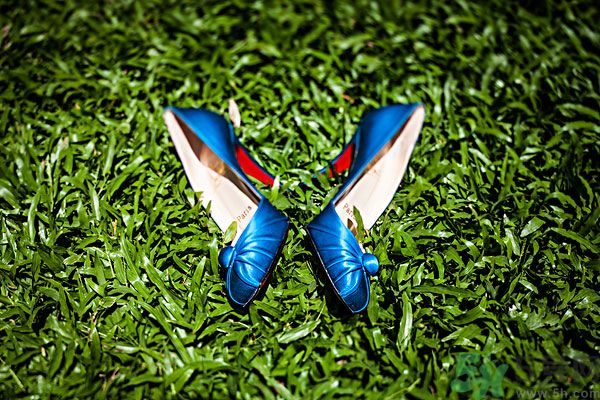 女生第一次高跟鞋的意義？女生什么時候穿高跟鞋？