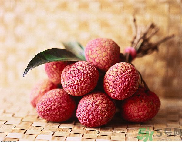 荔枝怎么吃不上火？怎樣吃荔枝不上火？