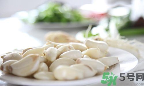 吃粽子時(shí)可以就大蒜嗎？粽子可以和大蒜一起吃嗎？