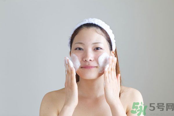 洗臉用什么醋最好？洗臉用白醋好還是米醋好？