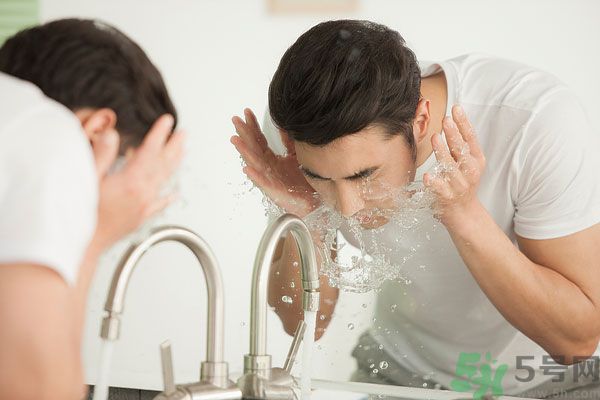 洗臉用什么醋最好？洗臉用白醋好還是米醋好？