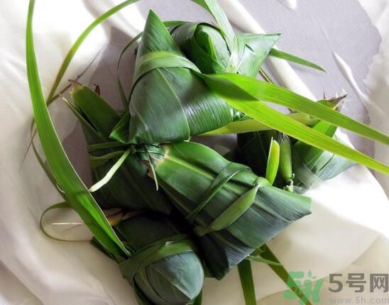 熟粽子泡在水里會(huì)壞嗎？熟粽子為什么要泡在水里？