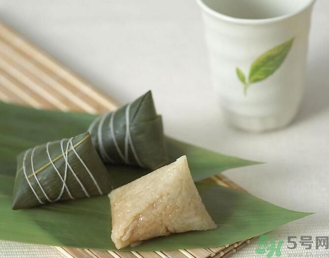 熟粽子泡在水里會(huì)壞嗎？熟粽子為什么要泡在水里？