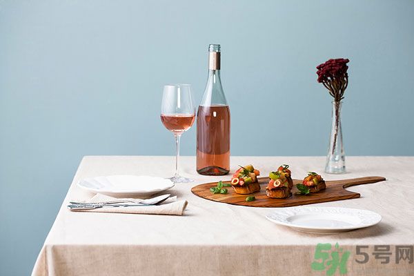 女生喝紅酒有什么好處？女生喝紅酒好嗎？