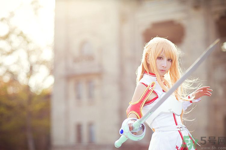 15歲變聲正常嗎？女生15歲才變聲正不正常？