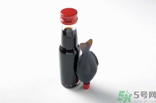 老抽和生抽的區(qū)別方法？怎么區(qū)分生抽和老抽？