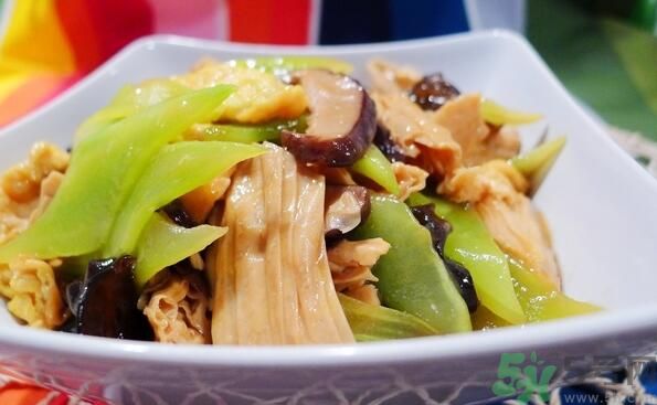 萵筍可以和香菇一起炒嗎？萵筍和香菇一起吃好嗎？