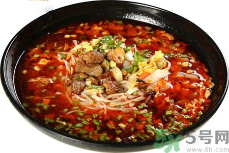 臊子面是哨子面嗎？臊子面和哨子面有什么區(qū)別？