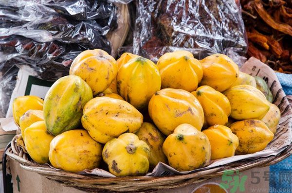 木瓜是酸的嗎？木瓜吃起來(lái)什么味道？