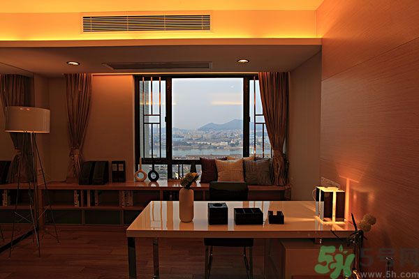 吹空調(diào)鼻子干燥怎么辦？吹空調(diào)鼻子里面很干燥怎么回事？