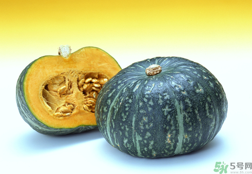 南瓜里面長霉了能吃嗎？長霉的南瓜可以吃嗎？
