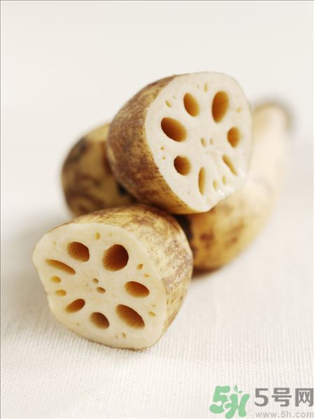 蓮藕里面的泥怎么清理？蓮藕里面的泥巴怎么洗？