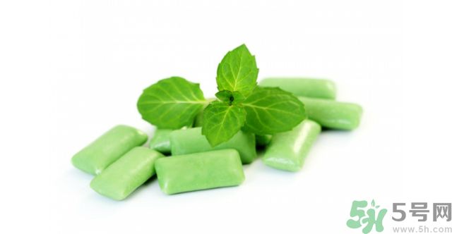 口香糖粘在衣物上如何弄掉?口香糖怎么洗掉 口香糖粘在衣物上如何弄掉?口香糖怎么洗掉