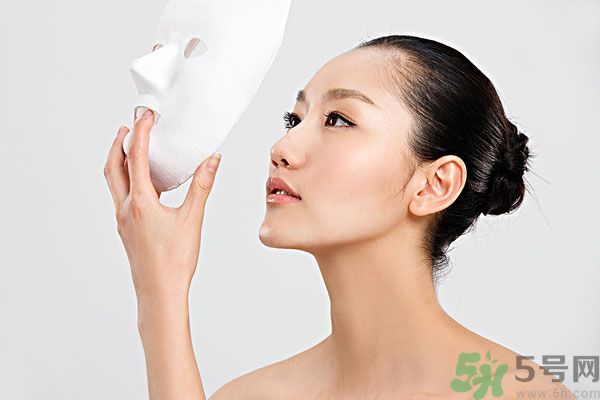 洗澡的時候可以敷面膜嗎？敷面膜和洗澡的順序