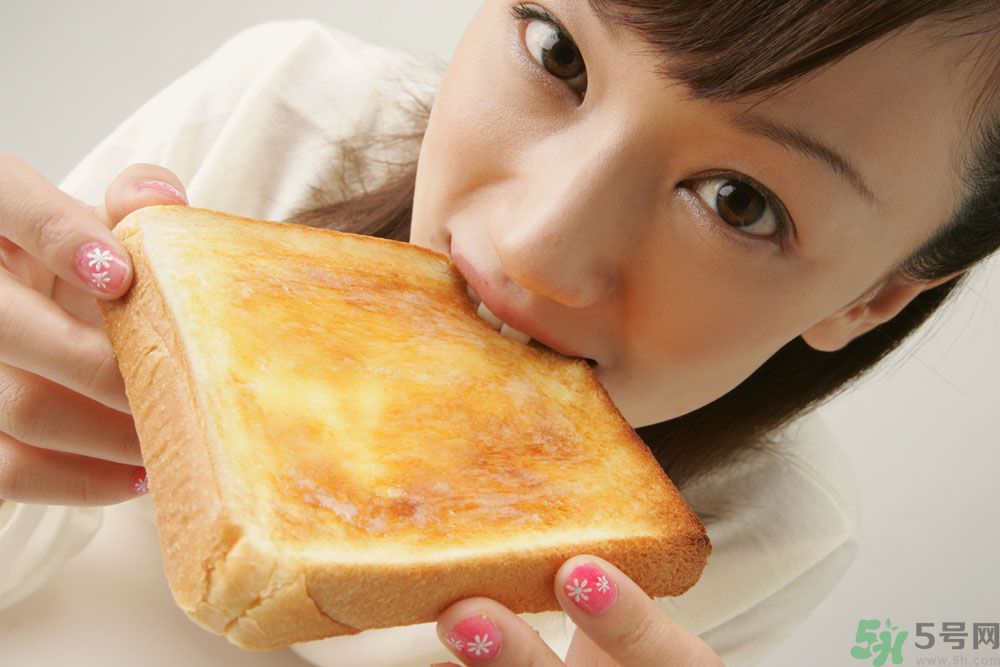 青春期女生吃很多是怎么回事？青春期女生很能吃怎么辦？