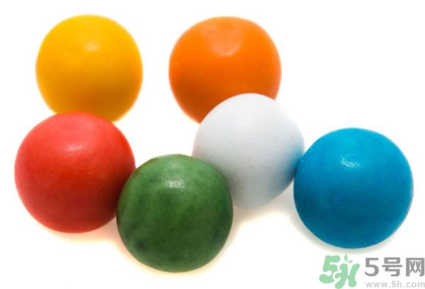 誤吞口香糖怎么辦呢？口香糖吃肚子里了怎么辦？