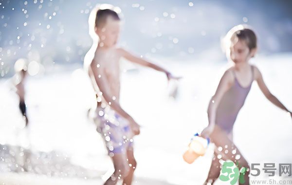 洗澡怎么洗的干凈？洗澡怎么洗后背？