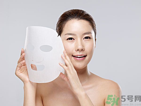 洗澡的時候可以敷面膜嗎？敷面膜和洗澡的順序