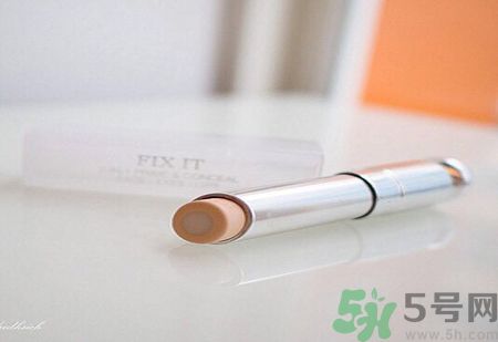 Dior瞬效美肌遮瑕膏適合什么膚質(zhì)？什么膚質(zhì)適合用Dior瞬效美肌遮瑕膏？