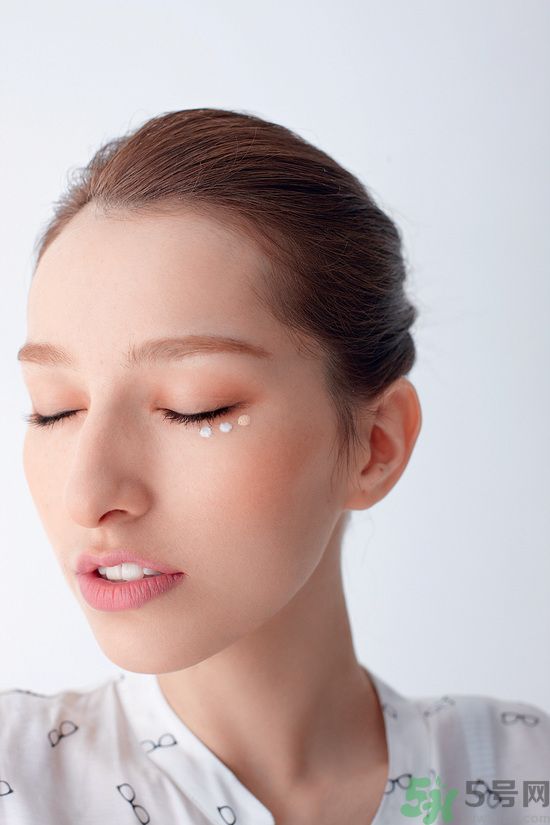 Dior瞬效美肌遮瑕膏適合什么膚質(zhì)？什么膚質(zhì)適合用Dior瞬效美肌遮瑕膏？