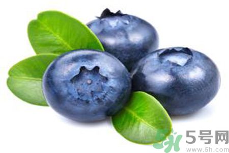 藍莓上面的白色的東西是什么？藍莓上面的白色的東西可以吃嗎？