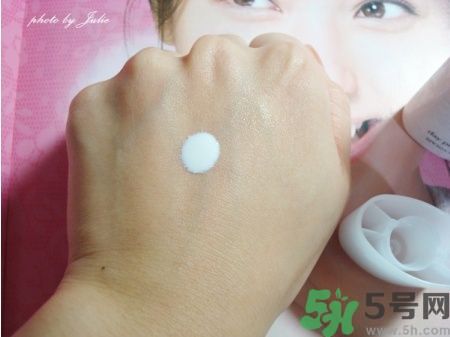 蘇菲娜sofina防曬霜哪款好用？sofina防曬白蕾絲藍(lán)蕾絲區(qū)別