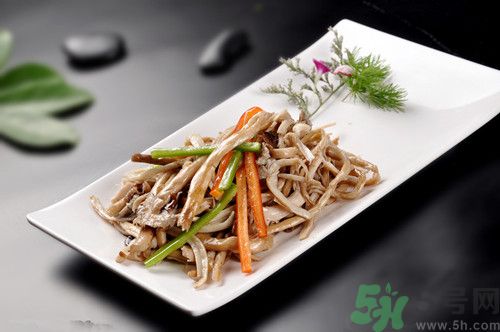 產(chǎn)婦能不能吃茶樹(shù)菇?產(chǎn)婦吃茶樹(shù)菇會(huì)回奶嗎 產(chǎn)婦能不能吃茶樹(shù)菇?產(chǎn)婦吃茶樹(shù)菇會(huì)回奶嗎