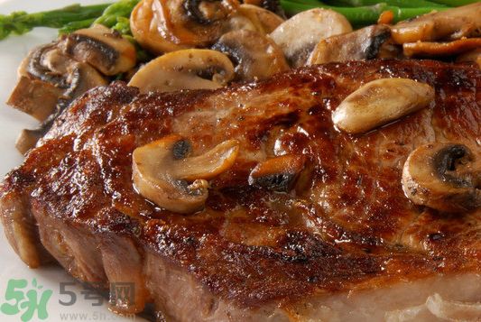 吃牛排可以喝牛奶嗎?牛排能和牛奶一起吃嗎? 吃牛排可以喝牛奶嗎?牛排能和牛奶一起吃嗎?