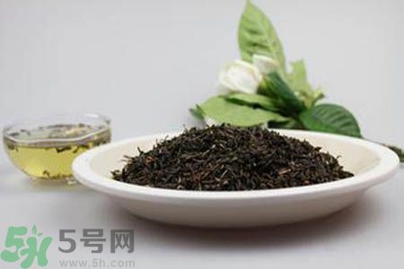 茉莉花茶可以和玫瑰花茶一起喝嗎？茉莉花茶和玫瑰花茶一起泡著喝好嗎？