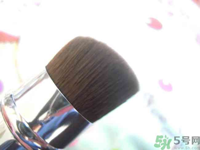 sk2棒棒糖粉凝霜好用嗎？skii粉凝霜使用方法