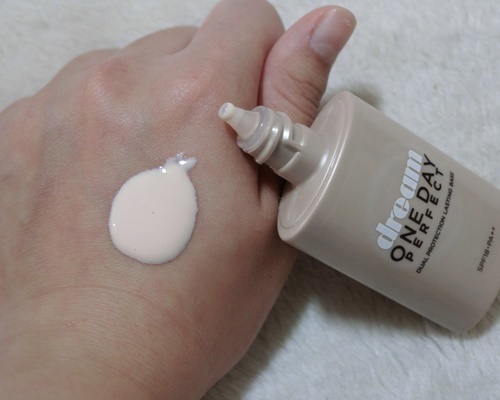 美寶蓮夢(mèng)幻奇跡控油透潤(rùn)持妝乳怎么樣？好用嗎？