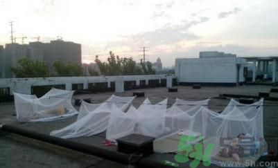 睡樓頂有什么壞處?睡樓頂對身體有什么危害? 睡樓頂有什么壞處?睡樓頂對身體有什么危害?