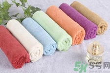 毛巾發(fā)黃是什么原因？毛巾發(fā)黃怎么辦？