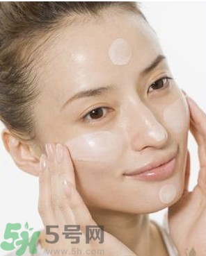 整天對(duì)著電腦，怎么減少對(duì)皮膚的傷害？