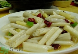 藕帶是什么?藕帶是沒有長(zhǎng)大的藕?jiǎn)?