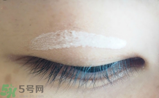 單眼皮怎么變雙眼皮了？單眼皮上面有一條線