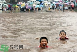 游泳喝到污水了怎么辦？游泳喝到臟水了會怎樣？