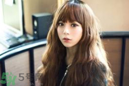 燙發(fā)和染發(fā)一起做好嗎？燙發(fā)和染發(fā)要分開做嗎？