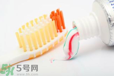 牙膏含氟好不好？牙膏含氟好還是不含氟好？